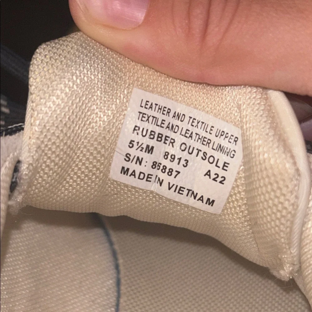 tory burch tennis shoes size 5 1/2!! - Picture 5 of 5